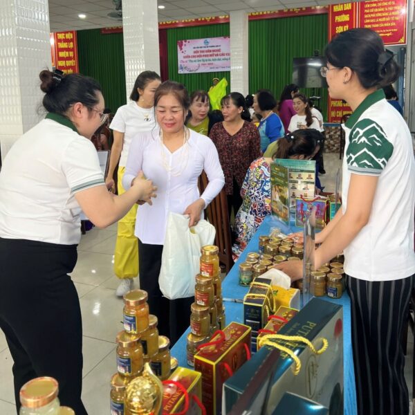 Nước yến sào cao cấp